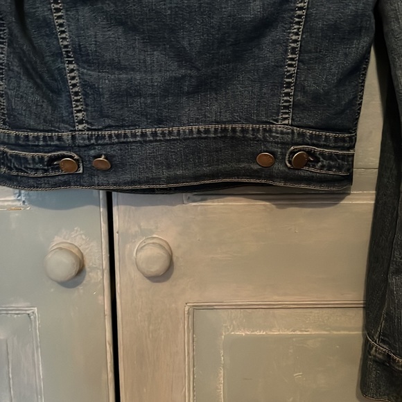 COPY - Theory Women’s Jean Jacket Size Small . It has a bit of stretch as well. - Picture 8 of 8